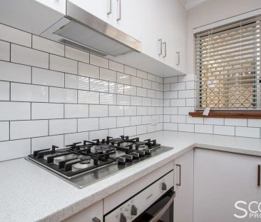 7A Amberley Way, HAMILTON HILL WA 6163 - Photo 1