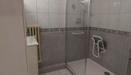 Appartement 4 pièces 70m2 REIMS 785 euros - Photo 4
