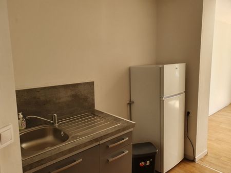 Location Appartement 2 pièces 37m² VALENCIENNES 59300 - Photo 3