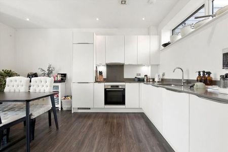 3 bedroom flat to rent - Photo 5