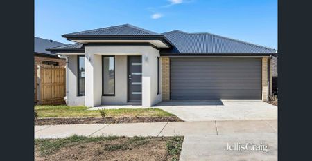 Spacious Family Living in a Quiet, Convenient Sebastopol Pocket! - Photo 5