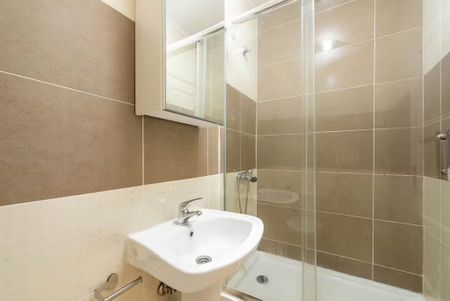 Alameda das Linhas de Torres, Lisbon, Lisbon 1750-140 - Photo 5