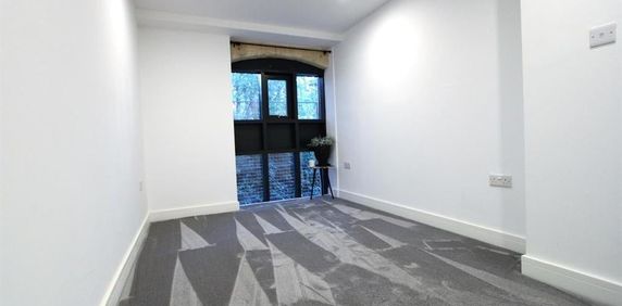 1 Bed Flat, Abbey Road, LS5 - Photo 2