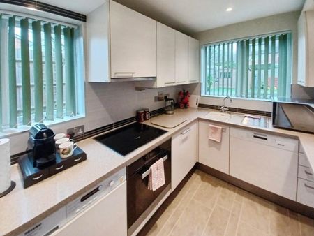 3 bedroom House To Let - Photo 2