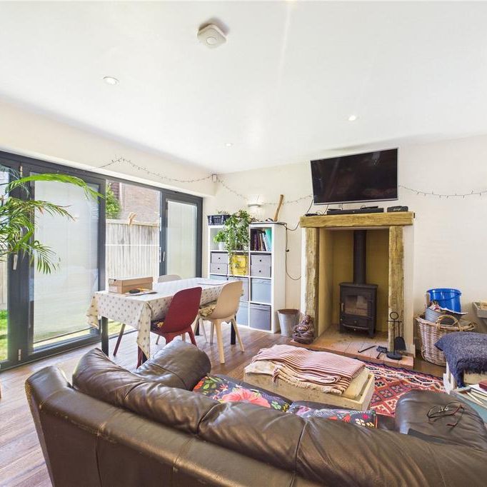 2 bedroom detached house to rent - Photo 1