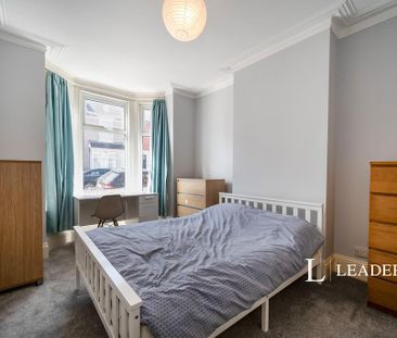 4 bedroom terraced house to rent - Photo 1