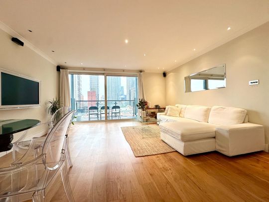 2 Bed Flat, Boardwalk Place, E14 - Photo 1