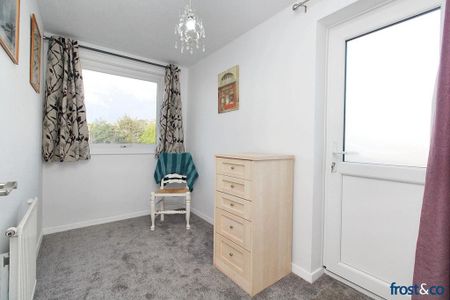 3 bedroom semi-detached house to rent - Photo 4