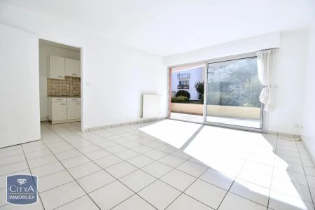 Appartement à louer 3 pièces 77.04m² - Photo 2