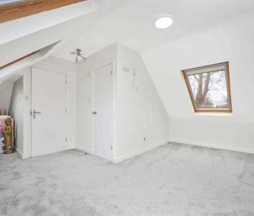 Winston Court, Harrow - Photo 3