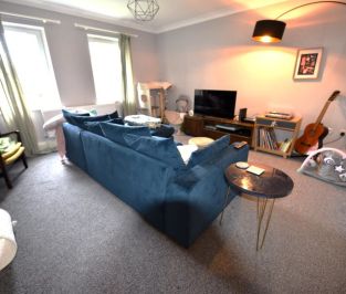 2 bedroom Flat in Flat 6, Leeds - Photo 6