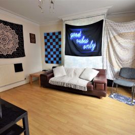 2 bedroom House in Thornville Road, Leeds - Photo 1