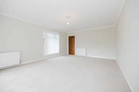 4 bedroom semi-detached house to rent - Photo 5