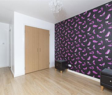 3 bedroom flat to rent - Photo 4