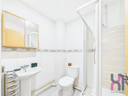 2 bedroom flat to rent - Photo 2