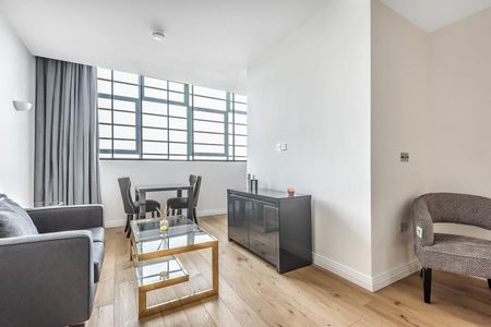 Studio to rent - Photo 2