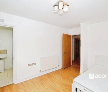Flat to rent - Grange Road, London Bridge, SE1 - Photo 2