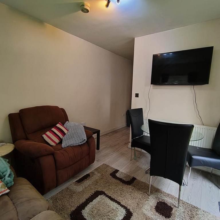 6 bedroom house to rent - Photo 1