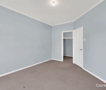 Spacious Courtyard Living in Quiet Group - Photo 3