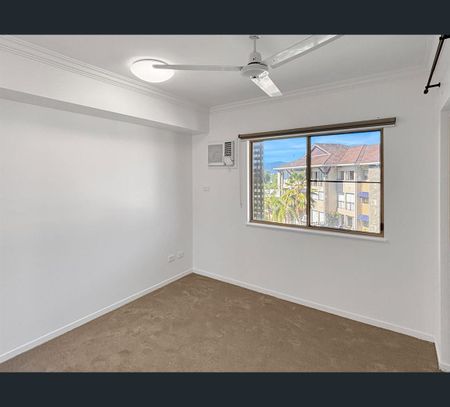 125/22-24 Ward Street, Mooroobool, Qld 4870 - Photo 5