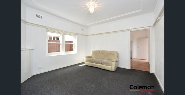 Well maintained Unit in Convenient Location - Photo 1