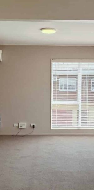 Upstairs City Apartment! - Photo 1