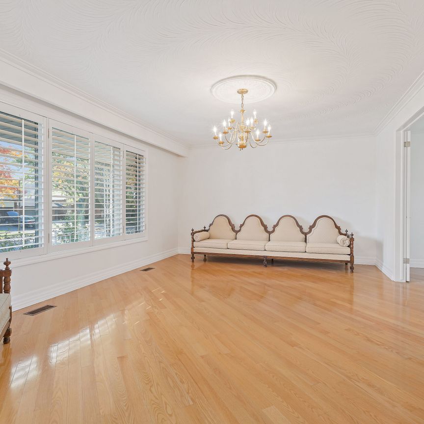 For Lease - 305 Ulric Crescent, Oakville, Ontario - Photo 1