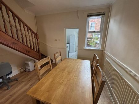 2 bedroom private hall to rent - Photo 3