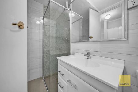 Stunning River & City Views in a Secure South Perth Location - Photo 3