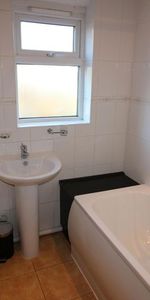 3 Bed Terraced House, Beaumont Crescent, CV6 - Photo 3