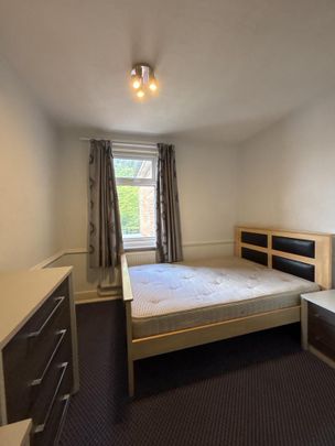 1 bedroom in a house share to rent - Photo 1