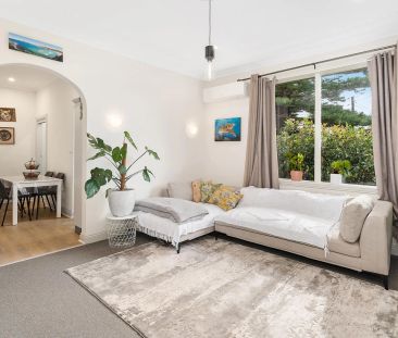 Light Filled Haven Offers Relaxed Living - Photo 1