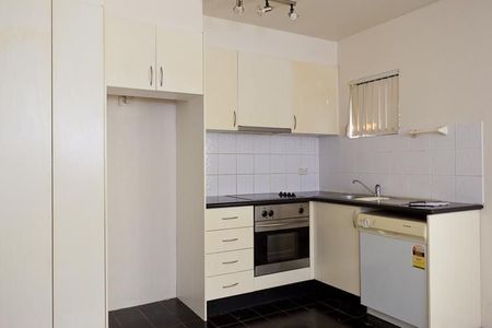 One Bedroom Apartment in the Heart Of Woolloomooloo - Photo 3