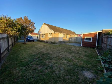 Sunny unit in quiet cul de sac - Photo 4