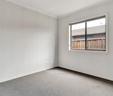 Stunning Family Home in Werribee - Photo 6