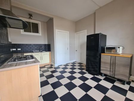 1 bedroom flat to rent - Photo 4