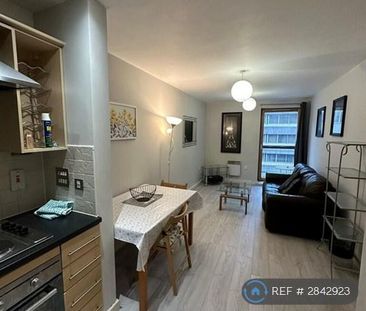 2 bedroom flat to rent - Photo 4