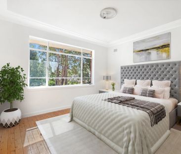 Bright and Spacious Family Home with Pool in Prime Pymble Cul-de-Sac - Photo 2
