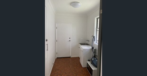 36 Hibiscus Street, Urangan, Qld 4655 - Photo 1