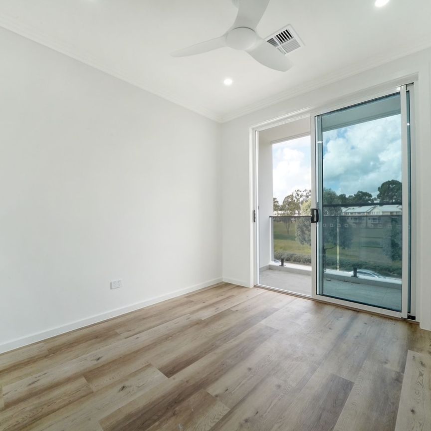 Near New Luxurious Home in Prime Location in the Beautiful Suburb of Macarthur Heights! - Photo 1