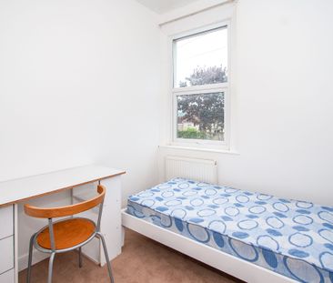 4 bedroom house to rent - Photo 2