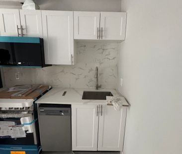 240 Blackburn - Photo 2