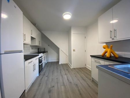 1 bedroom in a house share to rent - Photo 5