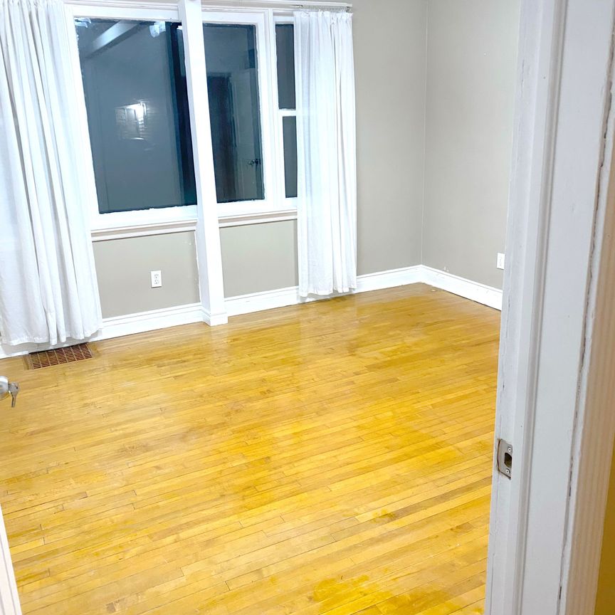 For Lease - 112 Leland Street Unit# 1st Floor Room, Hamilton, Ontario - Photo 1