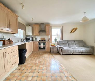 2 bedroom flat to rent - Photo 4