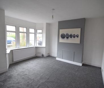 To Let 3 Bed Semi-Detached House - Photo 1