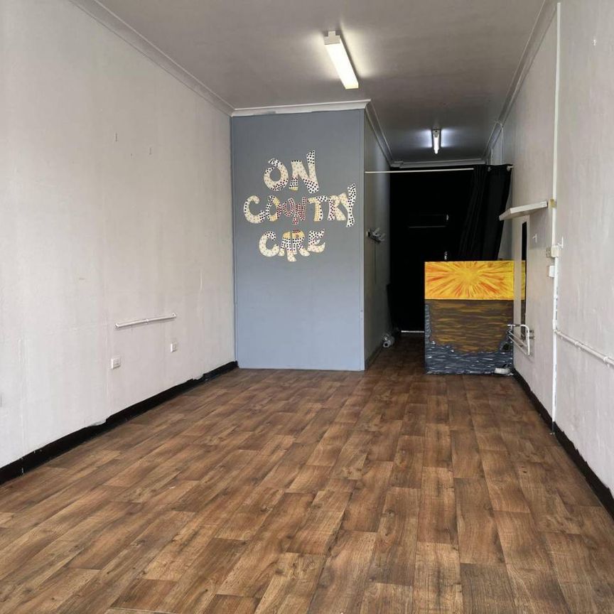 Shop for Rent - Photo 2