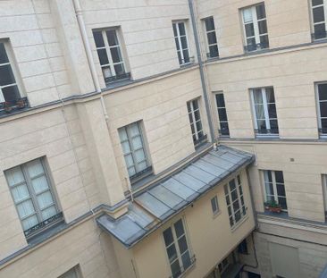En plein coeur de VERSAILLES, découvrez ce bel appartement de carac... - Photo 5