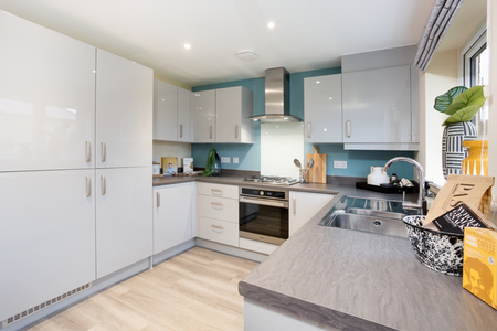 3 bedroom semi-detached house to rent - Photo 5