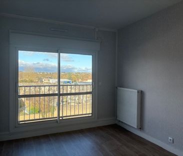 Location Appartement 5 pièces 104 m² La Châtre - Photo 1